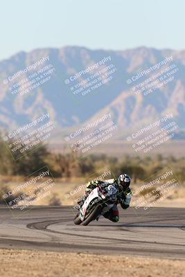 media/Dec-07-2025-CVMA (Sun) [[3e7d2de5dc]]/Race 17-Amateur Formula Middleweight/